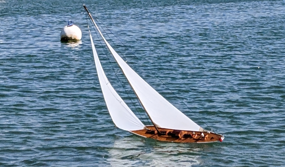 club nautique du luco jardin du Luxembourg Paris pond boat