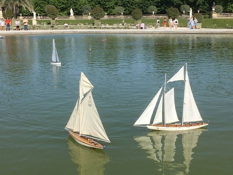 club nautique du luco jardin du Luxembourg Paris pond boat