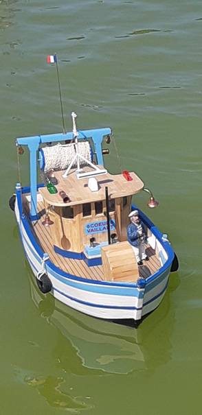 club nautique du luco jardin du Luxembourg Paris pond boat