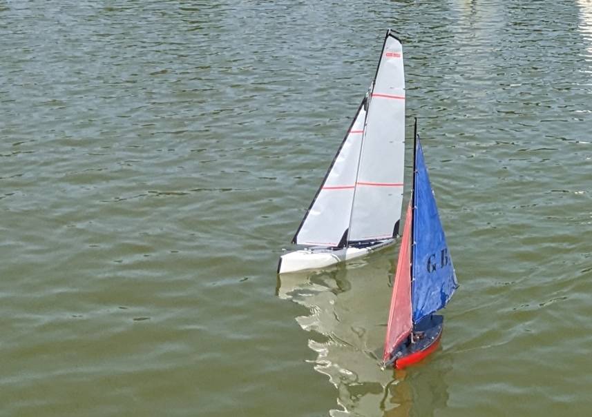 club nautique du luco jardin du Luxembourg Paris pond boat