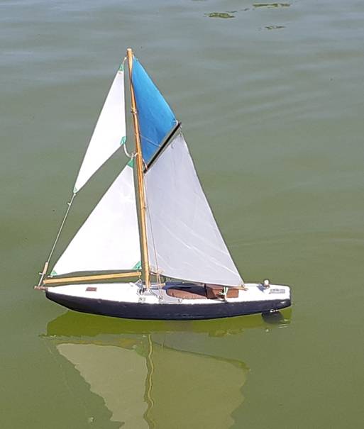 club nautique du luco jardin du Luxembourg Paris pond boat
