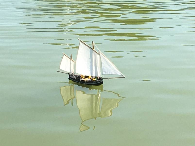 club nautique du luco jardin du Luxembourg Paris pond boat