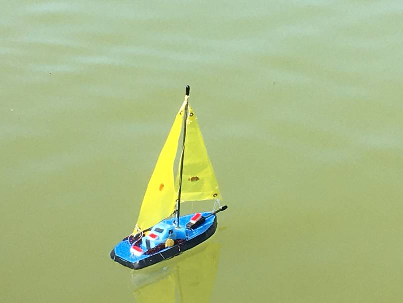 club nautique du luco jardin du Luxembourg Paris pond boat