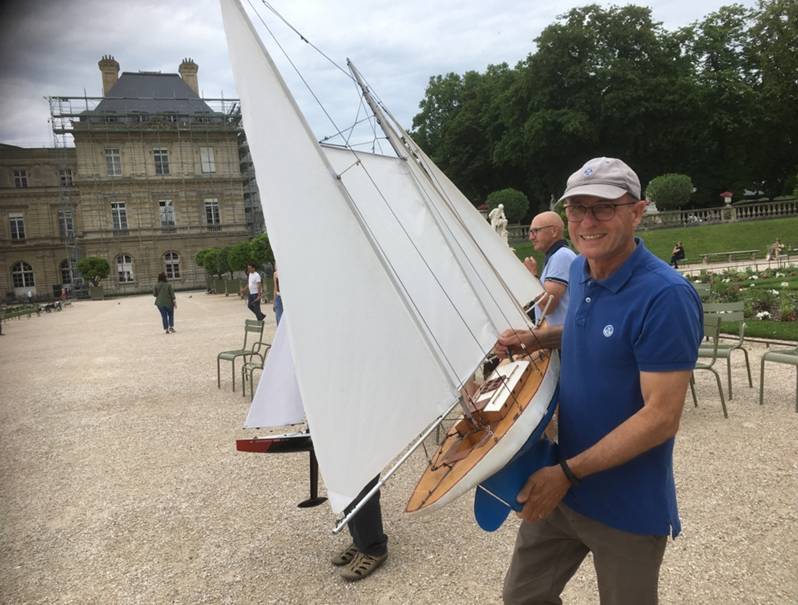 club nautique du luco jardin du Luxembourg Paris pond boat