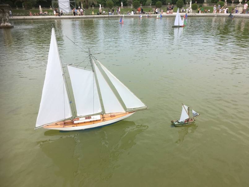 club nautique du luco jardin du Luxembourg Paris pond boat