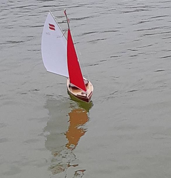 club nautique du luco jardin du Luxembourg Paris pond boat