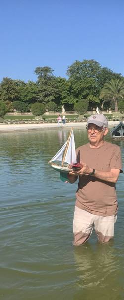 club nautique du luco jardin du Luxembourg Paris pond boat