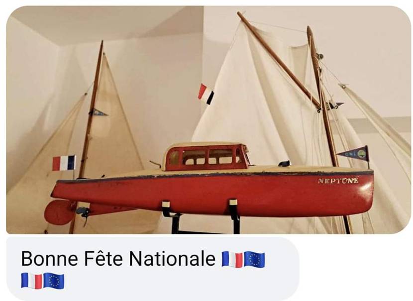 club nautique du luco jardin du Luxembourg Paris pond boat
