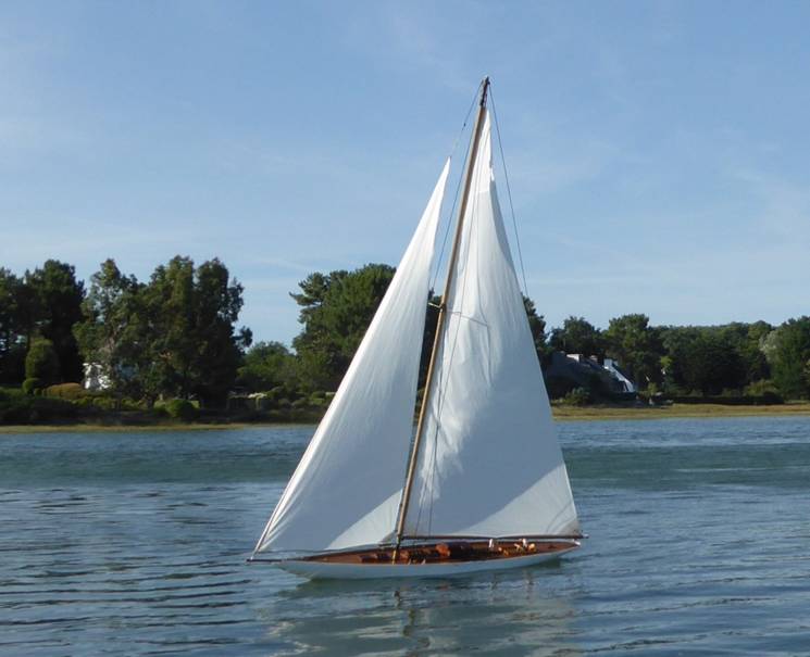 club nautique du luco jardin du Luxembourg Paris pond boat