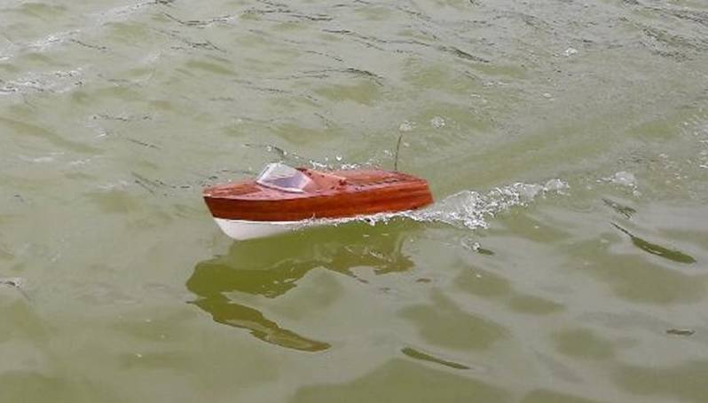 club nautique du luco jardin du Luxembourg Paris pond boat