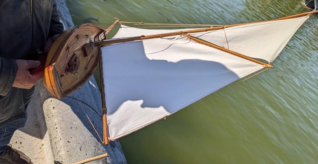 club nautique du luco jardin du Luxembourg Paris pond boat