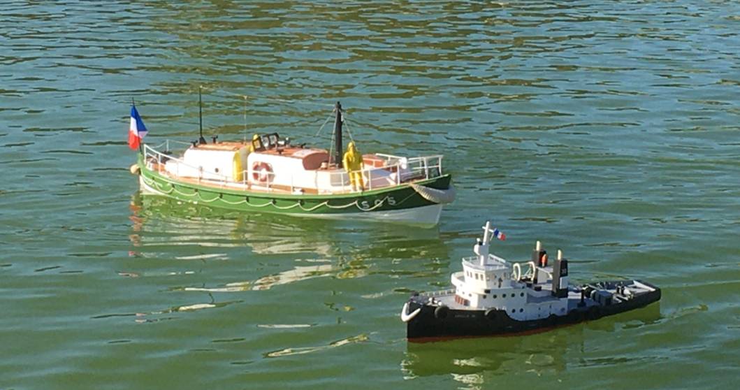 club nautique du luco jardin du Luxembourg Paris pond boat