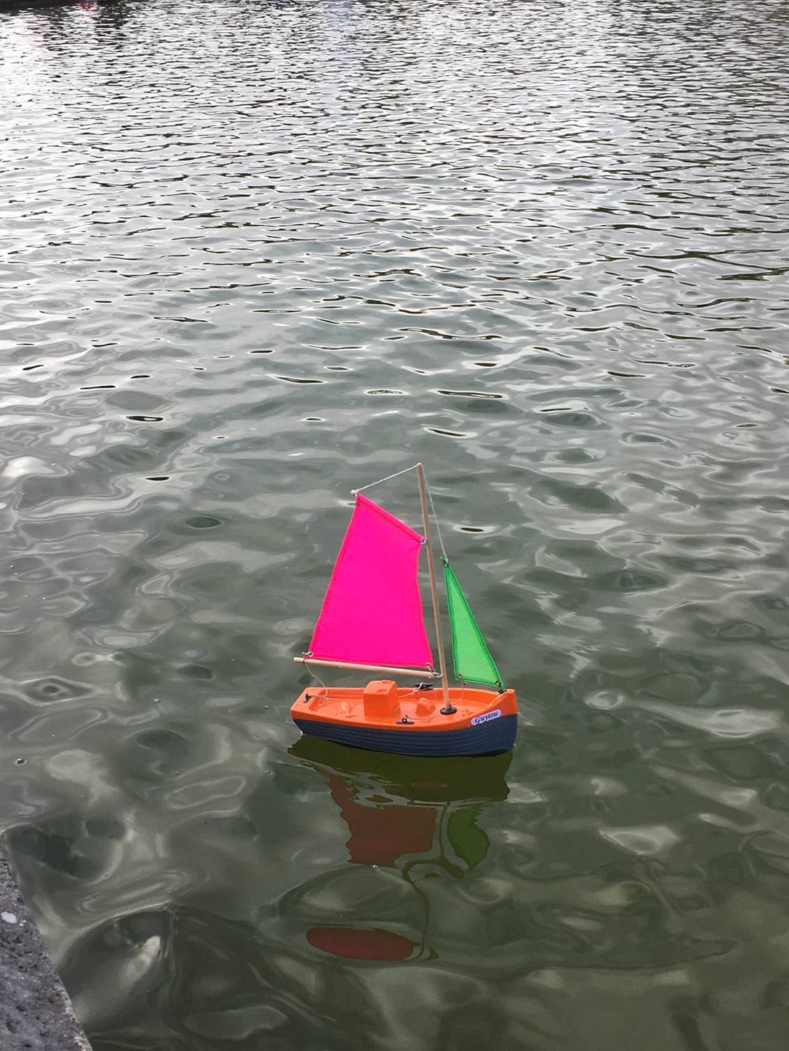 club nautique du luco jardin du Luxembourg Paris pond boat