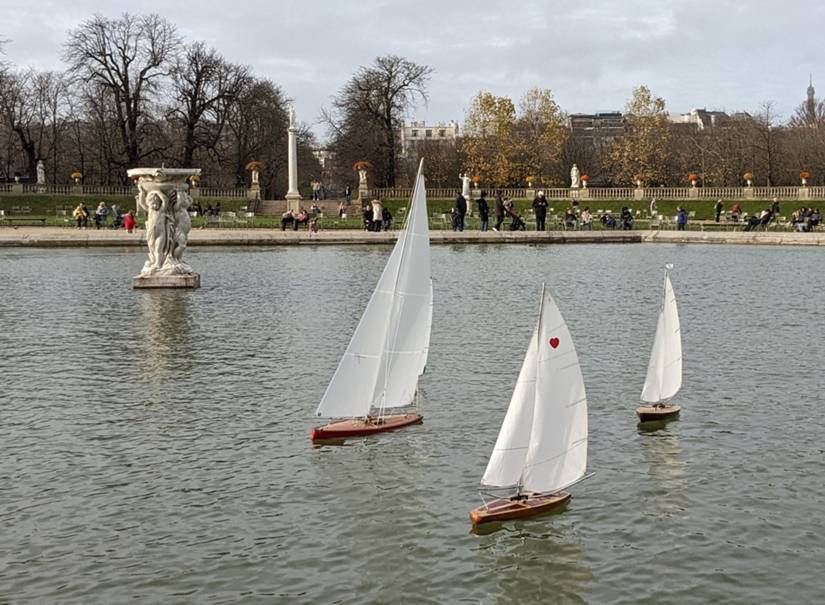 club nautique du luco jardin du Luxembourg Paris pond boat