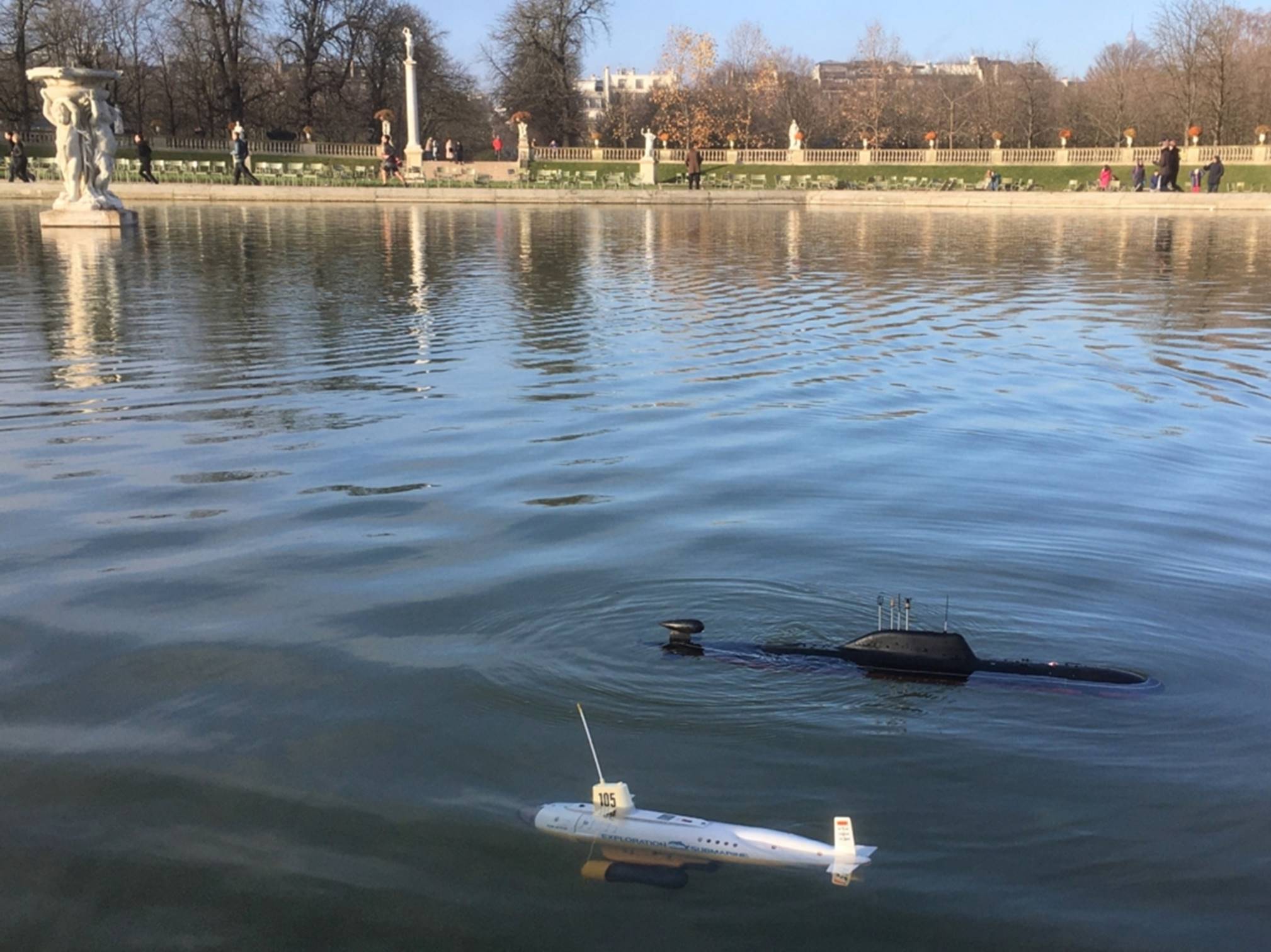 club nautique du luco jardin du Luxembourg Paris pond boat