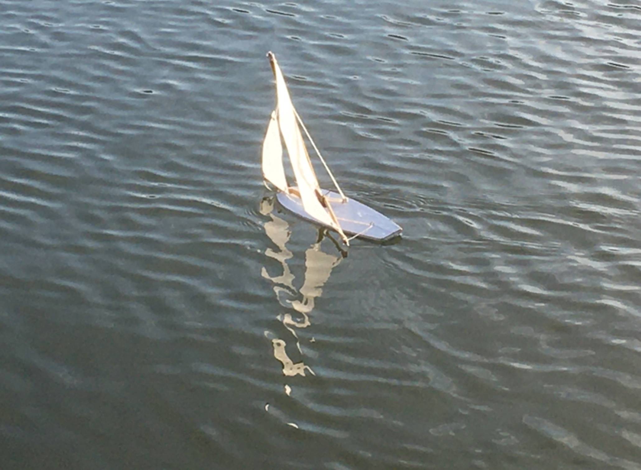 club nautique du luco jardin du Luxembourg Paris pond boat