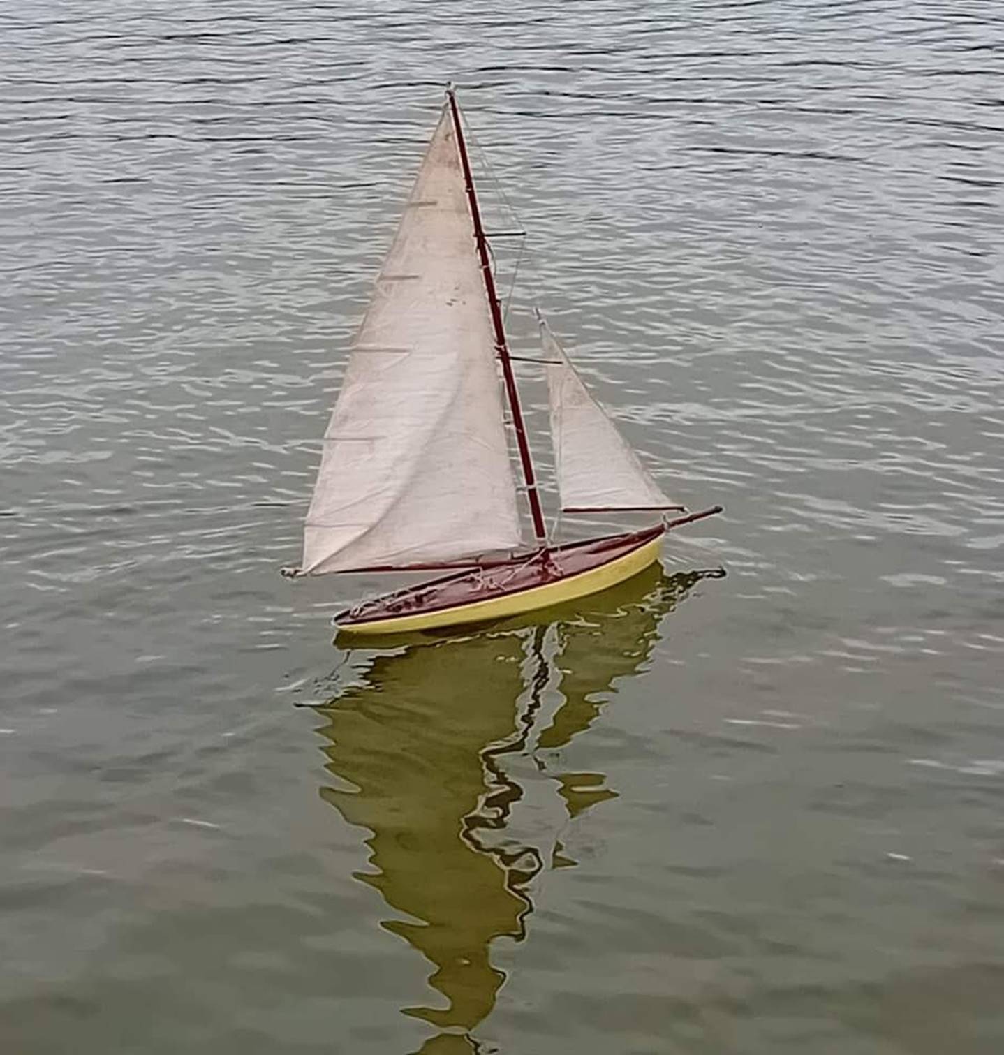 club nautique du luco jardin du Luxembourg Paris pond boat