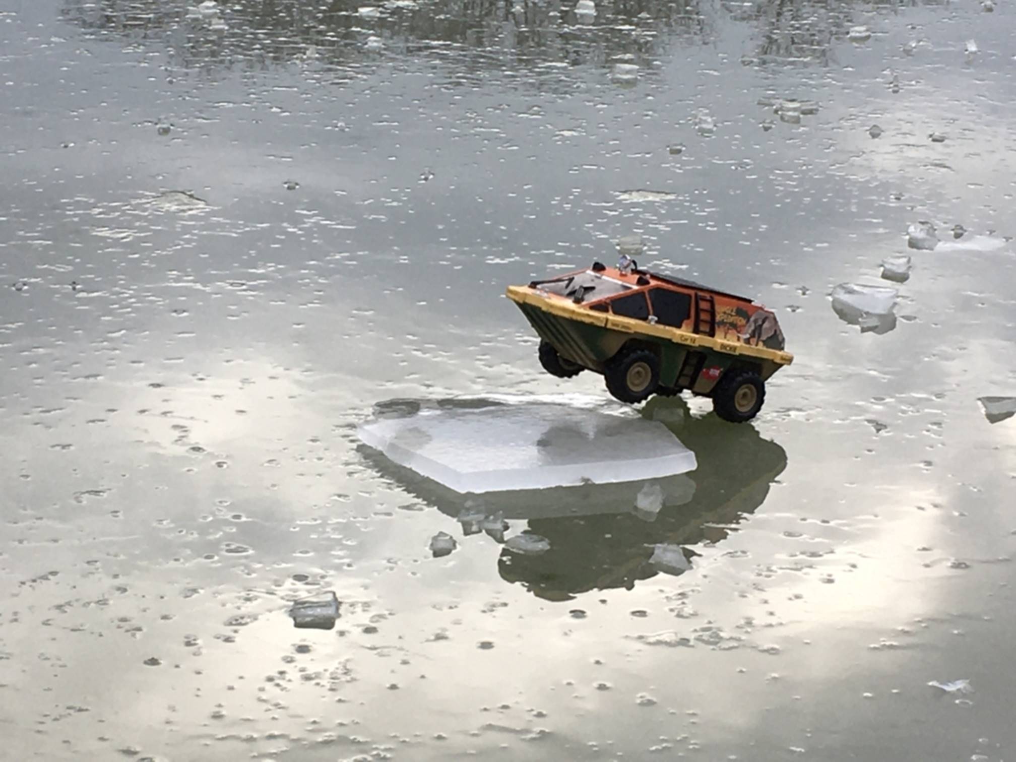 club nautique du luco jardin du Luxembourg Paris pond boat