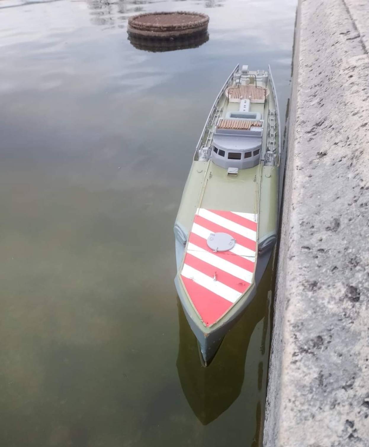 club nautique du luco jardin du Luxembourg Paris pond boat