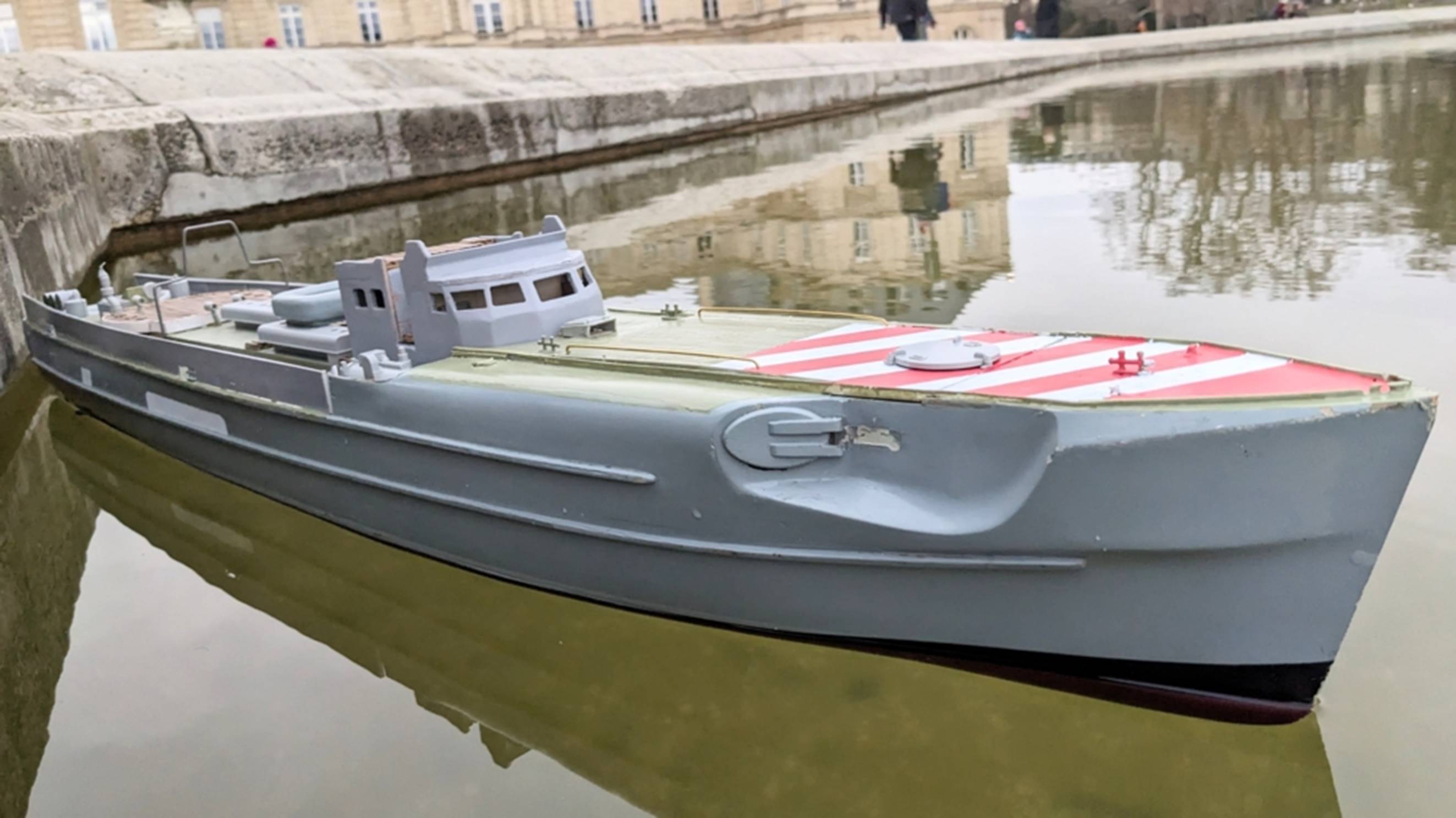 club nautique du luco jardin du Luxembourg Paris pond boat