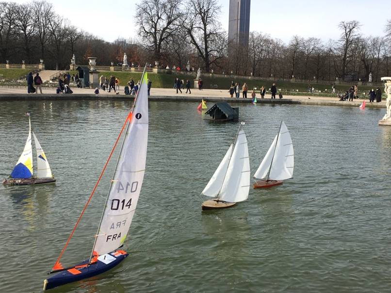 club nautique du luco jardin du Luxembourg Paris pond boat