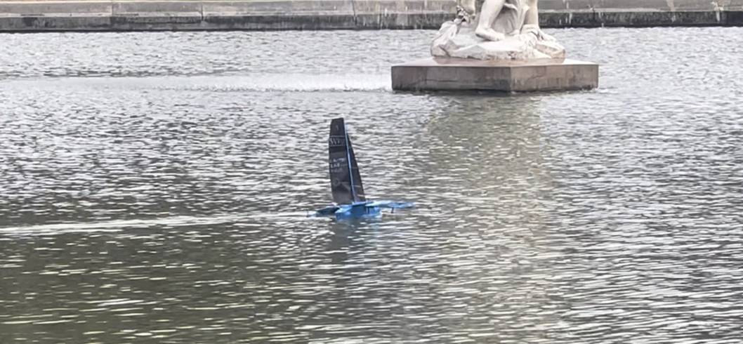 club nautique du luco jardin du Luxembourg Paris pond boat