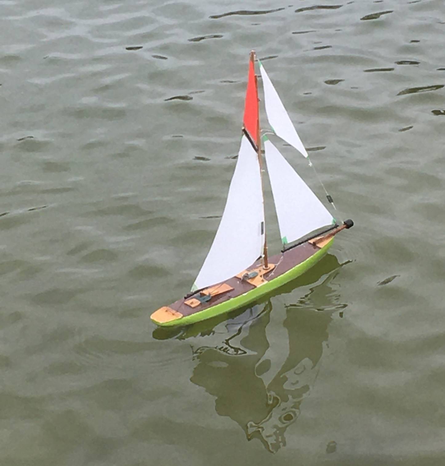 club nautique du luco jardin du Luxembourg Paris pond boat