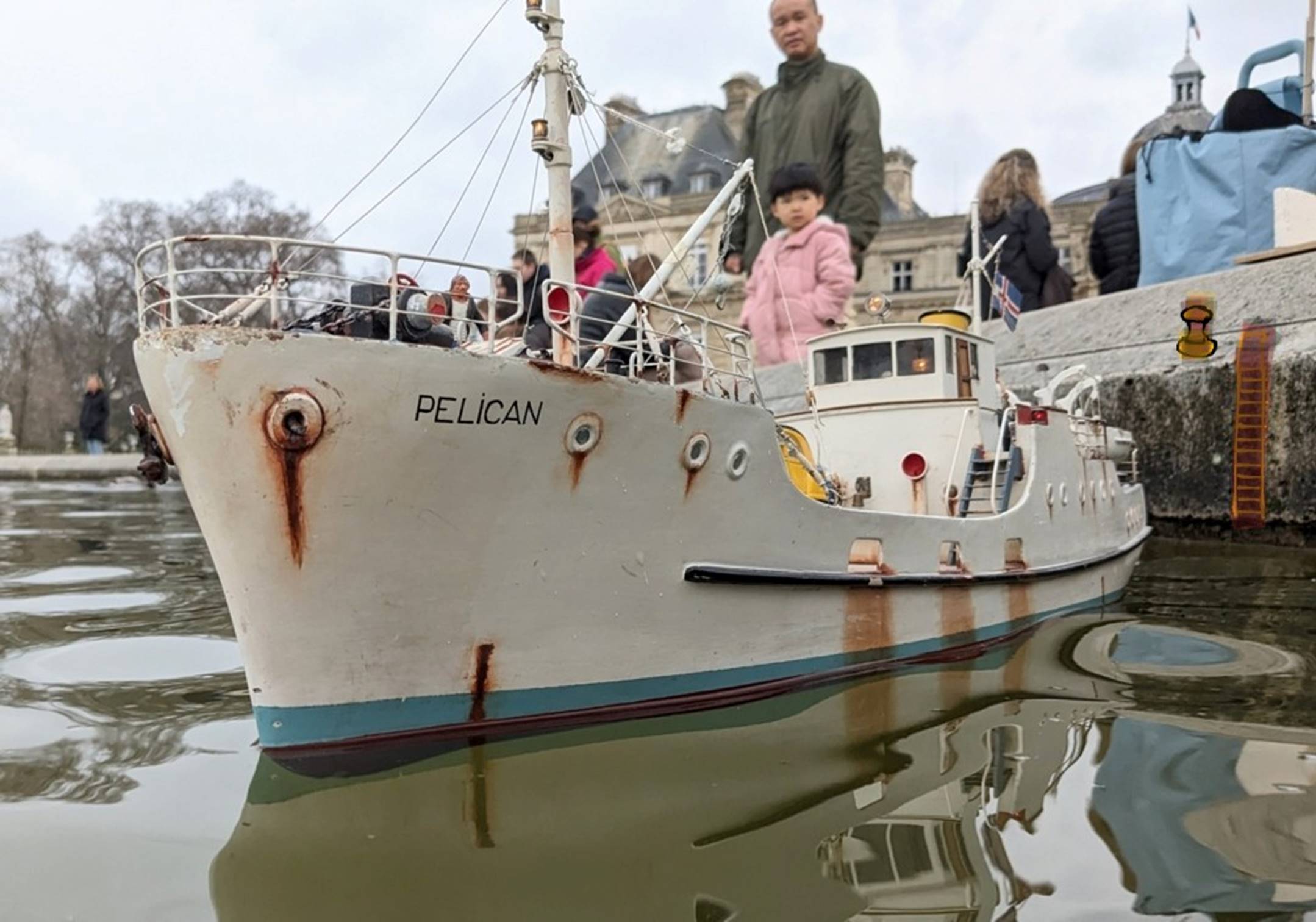 club nautique du luco jardin du Luxembourg Paris pond boat