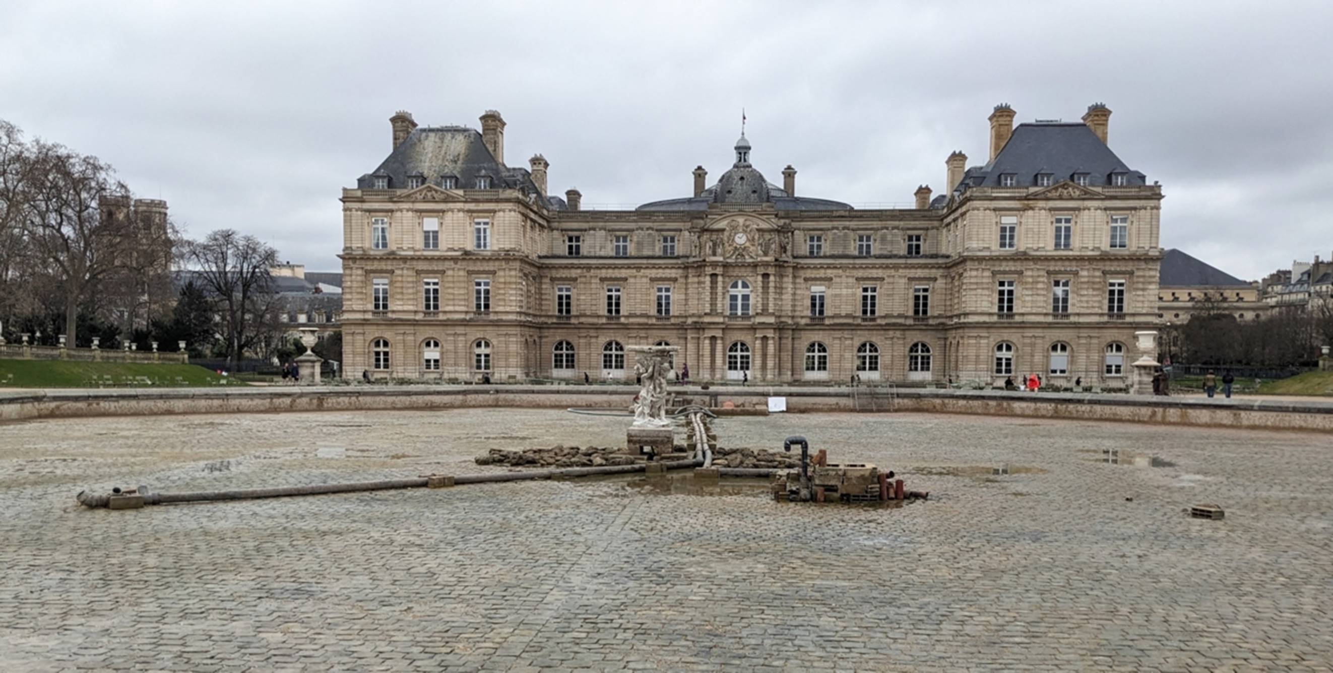 club nautique du luco jardin du Luxembourg Paris pond boat