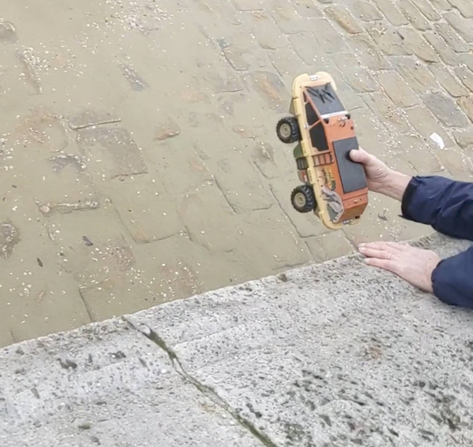 club nautique du luco jardin du Luxembourg Paris pond boat