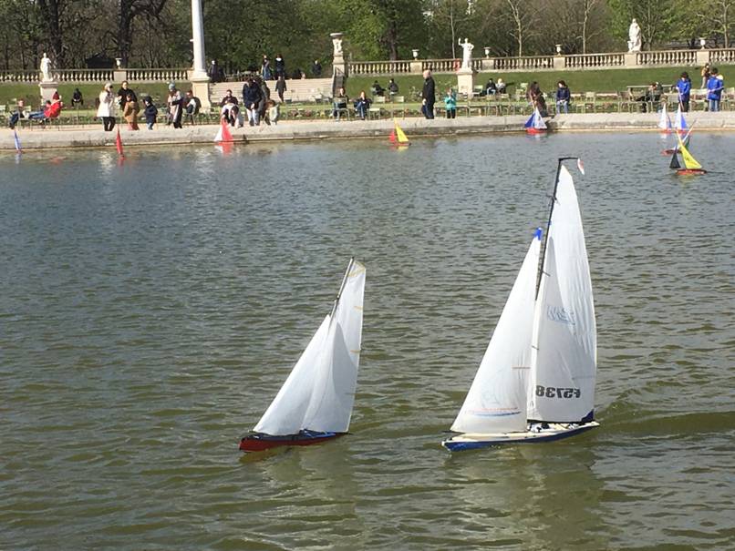 club nautique du luco jardin du Luxembourg Paris pond boat
