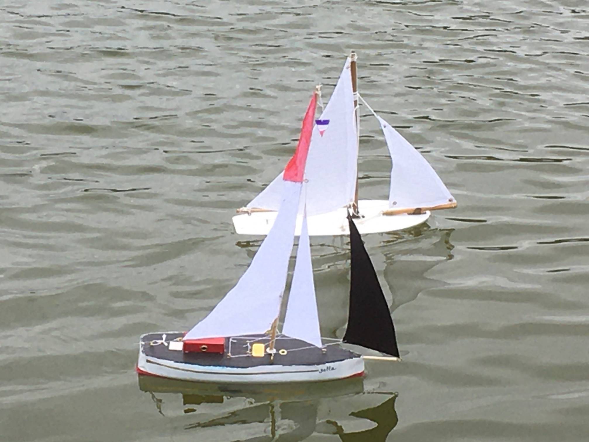 club nautique du luco jardin du Luxembourg Paris pond boat