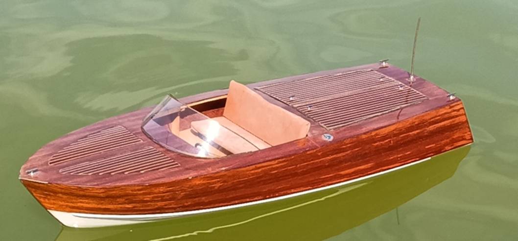 club nautique du luco jardin du Luxembourg Paris pond boat