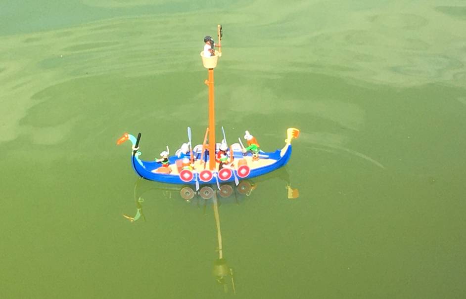 club nautique du luco jardin du Luxembourg Paris pond boat