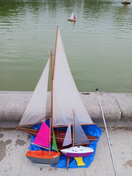 club nautique du luco jardin du Luxembourg Paris pond boat
