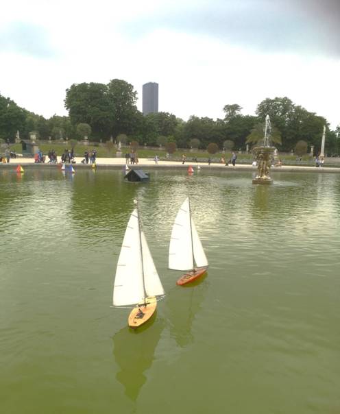 club nautique du luco jardin du Luxembourg Paris pond boat