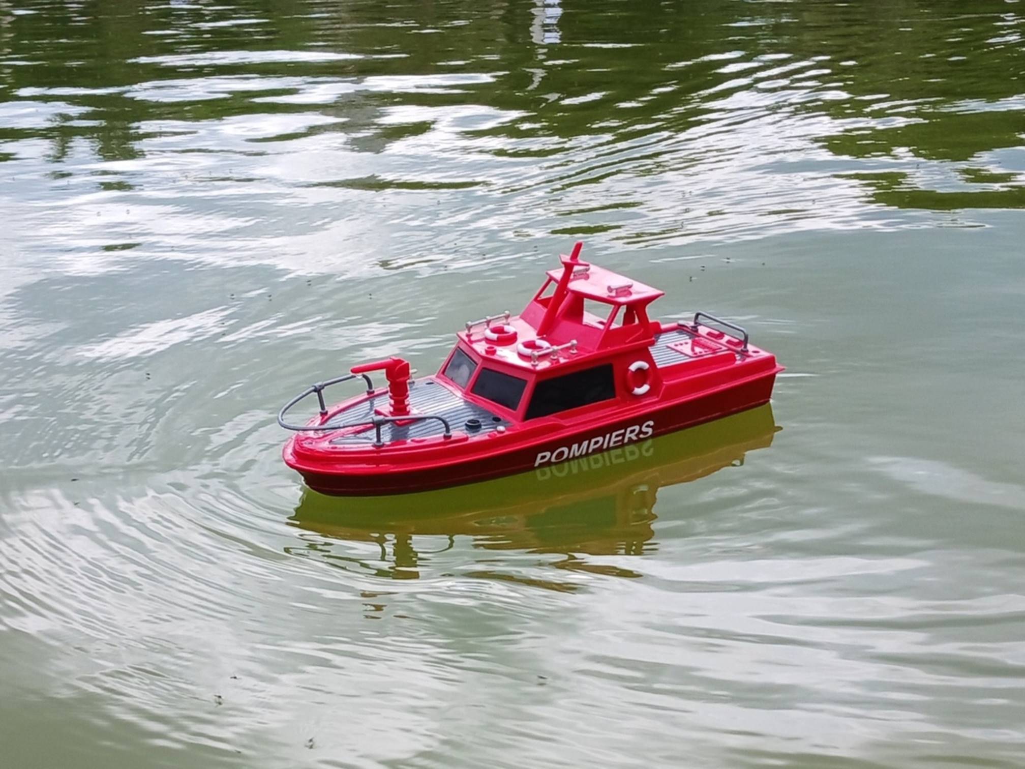 club nautique du luco jardin du Luxembourg Paris pond boat