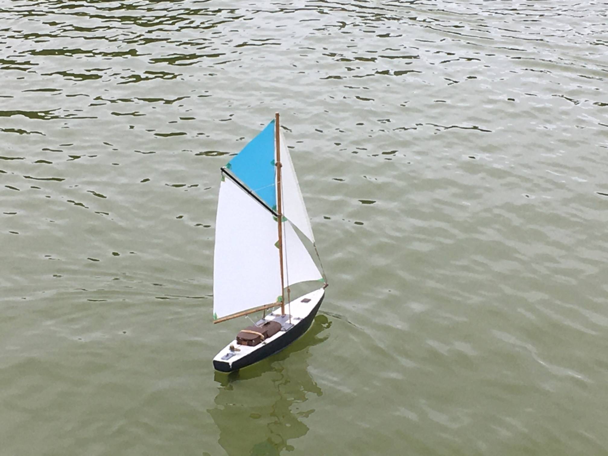 club nautique du luco jardin du Luxembourg Paris pond boat