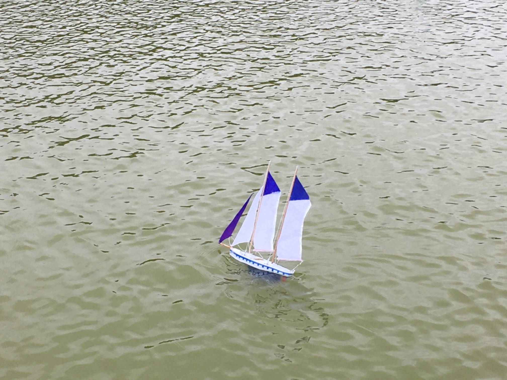 club nautique du luco jardin du Luxembourg Paris pond boat