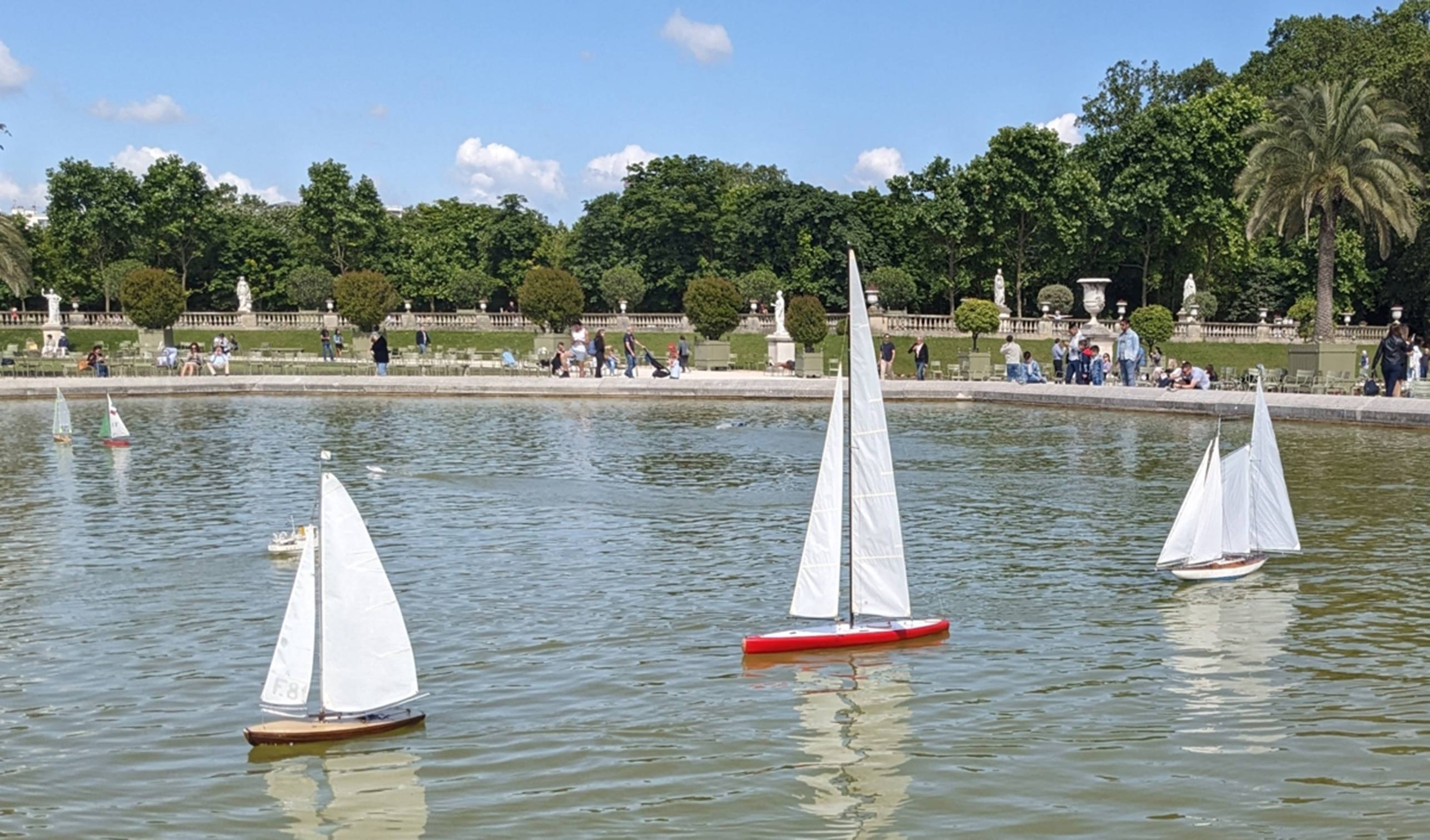 club nautique du luco jardin du Luxembourg Paris pond boat