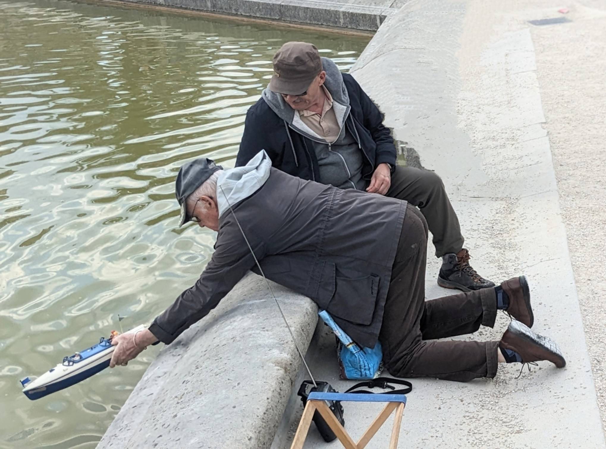 club nautique du luco jardin du Luxembourg Paris pond boat