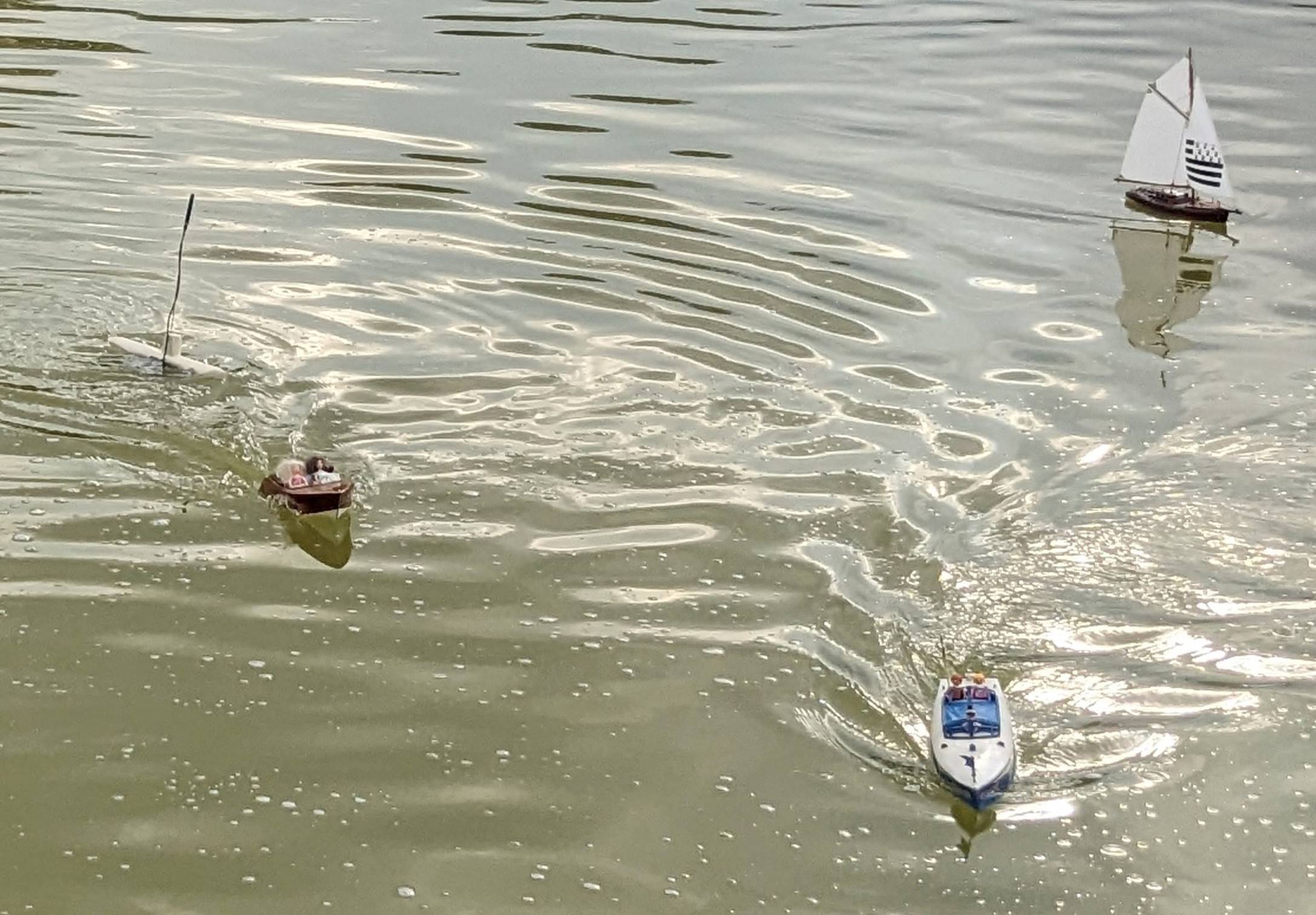 club nautique du luco jardin du Luxembourg Paris pond boat