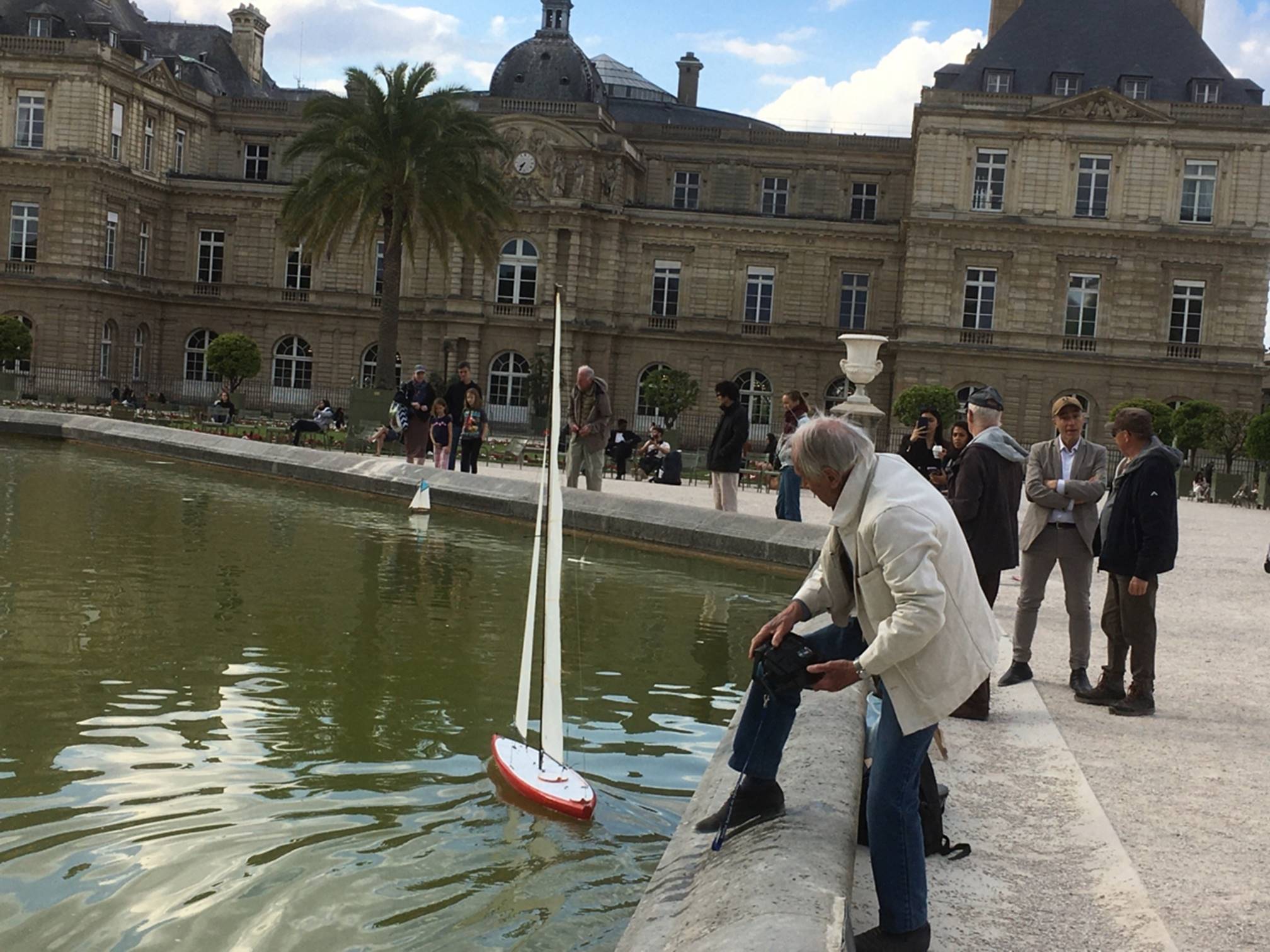 club nautique du luco jardin du Luxembourg Paris pond boat