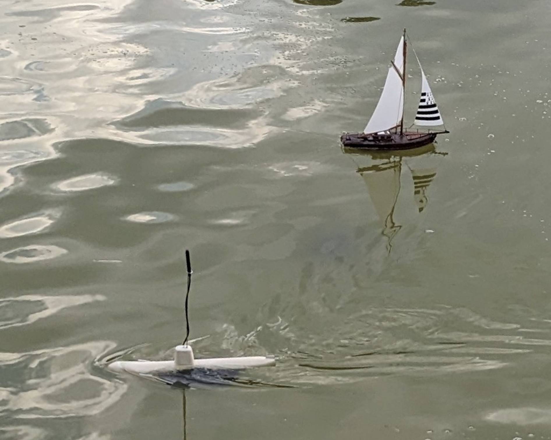 club nautique du luco jardin du Luxembourg Paris pond boat