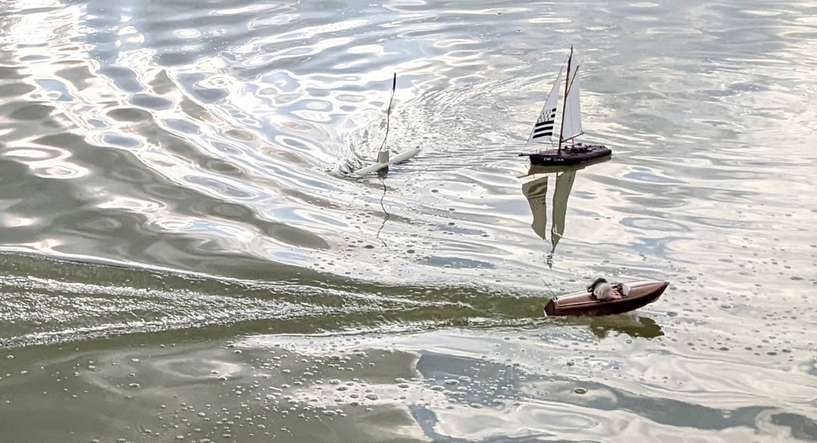 club nautique du luco jardin du Luxembourg Paris pond boat