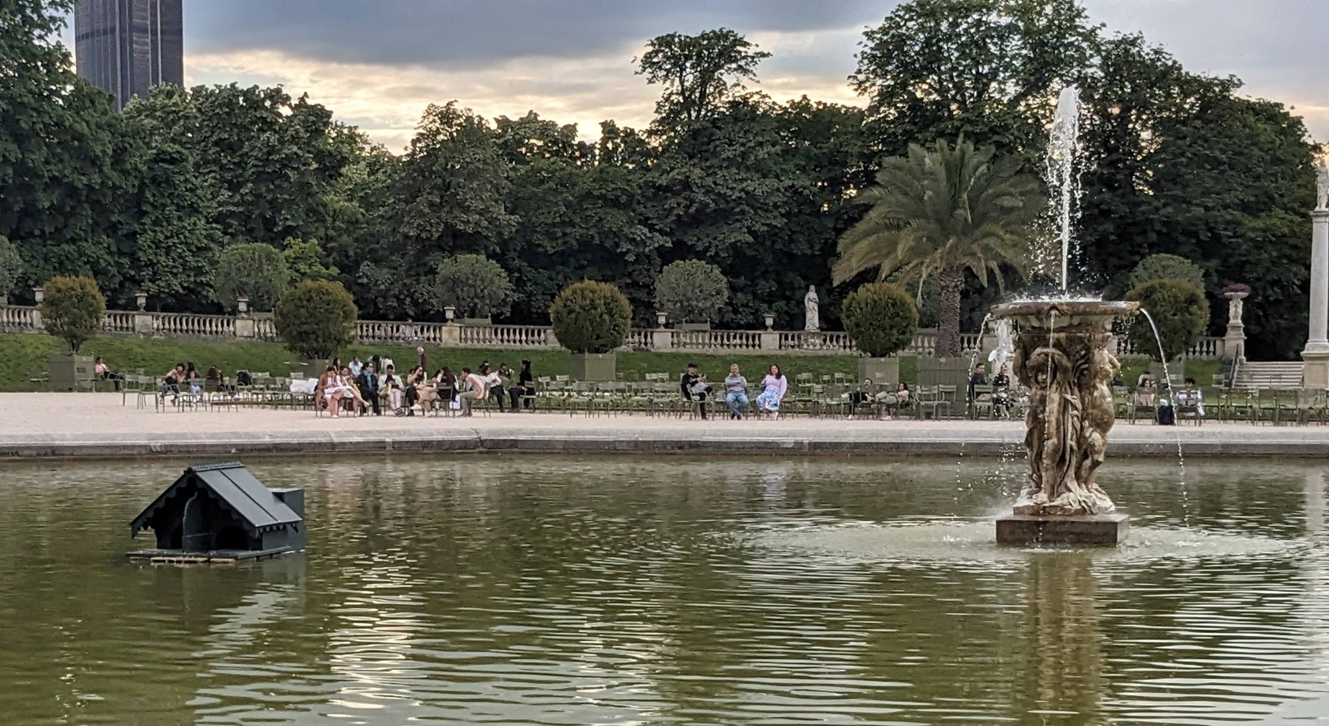 club nautique du luco jardin du Luxembourg Paris pond boat