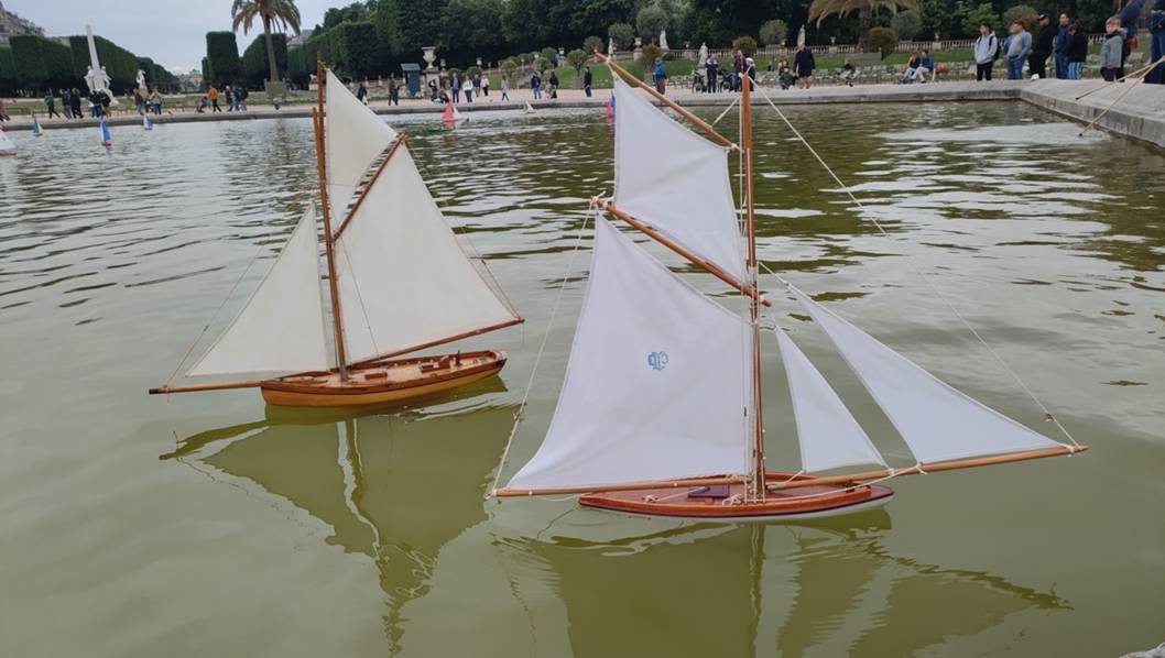 club nautique du luco jardin du Luxembourg Paris pond boat