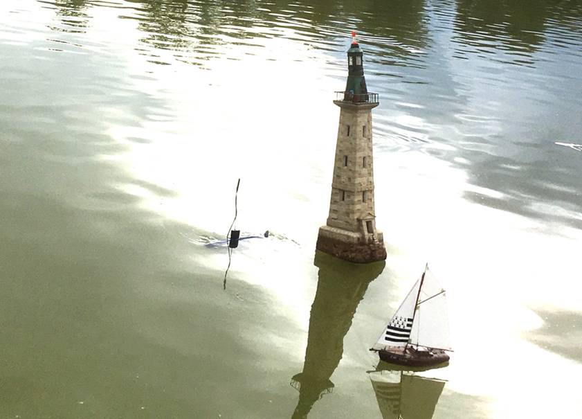 club nautique du luco jardin du Luxembourg Paris pond boat