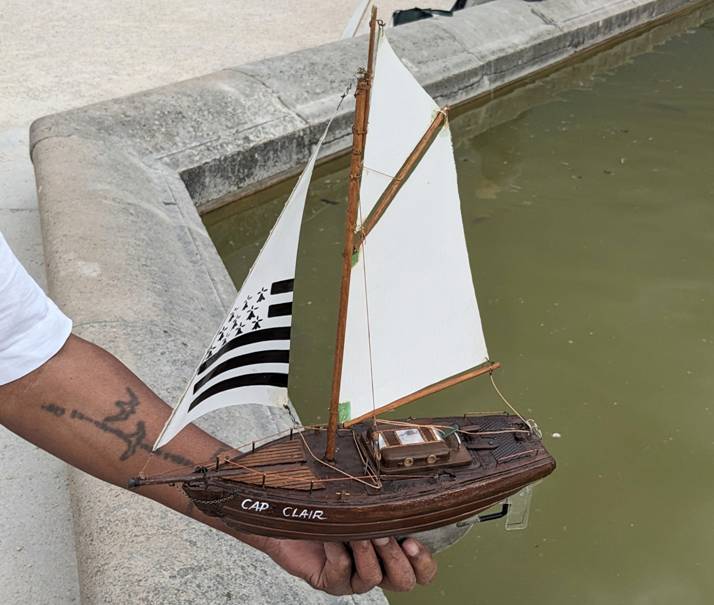 club nautique du luco jardin du Luxembourg Paris pond boat