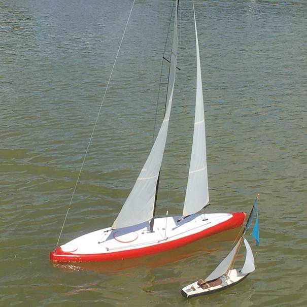 club nautique du luco jardin du Luxembourg Paris pond boat